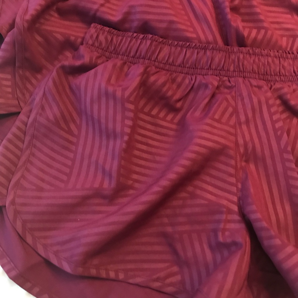 BUNDLE: Old Navy Run Shorts - Picture 7 of 8